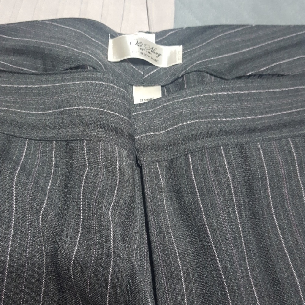 EUC Old Navy Pants Sz 20 short